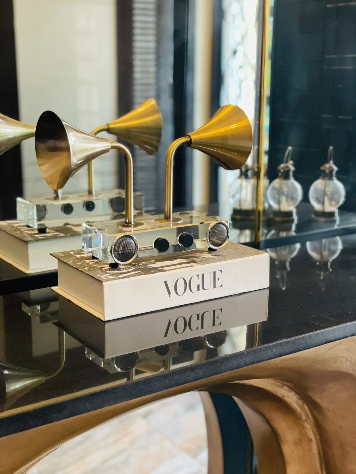 Brass gramophone speaker styling